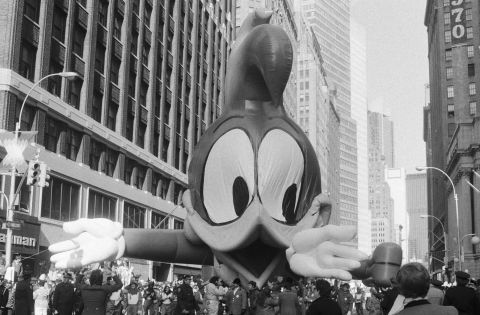 <strong>Woody Woodpecker (1982):</strong> The Woody Woodpecker balloon makes its first appearance.
