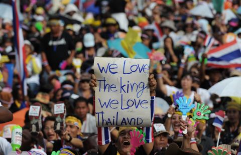 Anti-government protesters are calling for Thai Prime Minister Yingluck Shinawatra to step down, claiming she is a stooge for her brother, the exiled former prime minister Thaksin Shinawatra.