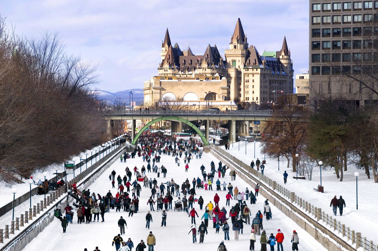 Each winter, one million people use the five-mile frozen stretch of the Rideau Canal that passes through the center of Ottawa. Shelters, chalets and access ramps for maintenance vehicles are installed to ensure the safety of commuters.