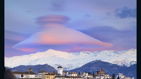 Cap clouds over the Sierra Nevada mountains