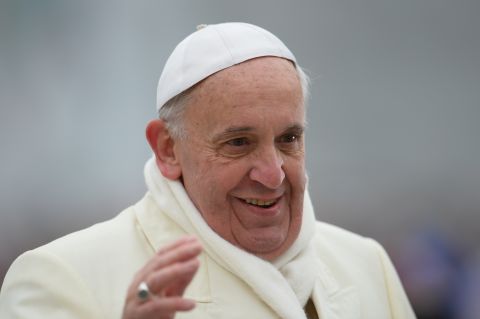 "Lo que hace este Papa tan importante es la velocidad con la que ha capturado la imaginación de millones de personas que habían renunciado a la esperanza de la iglesia", escribe Time en su portal digital.