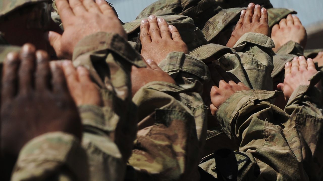 US troops salute