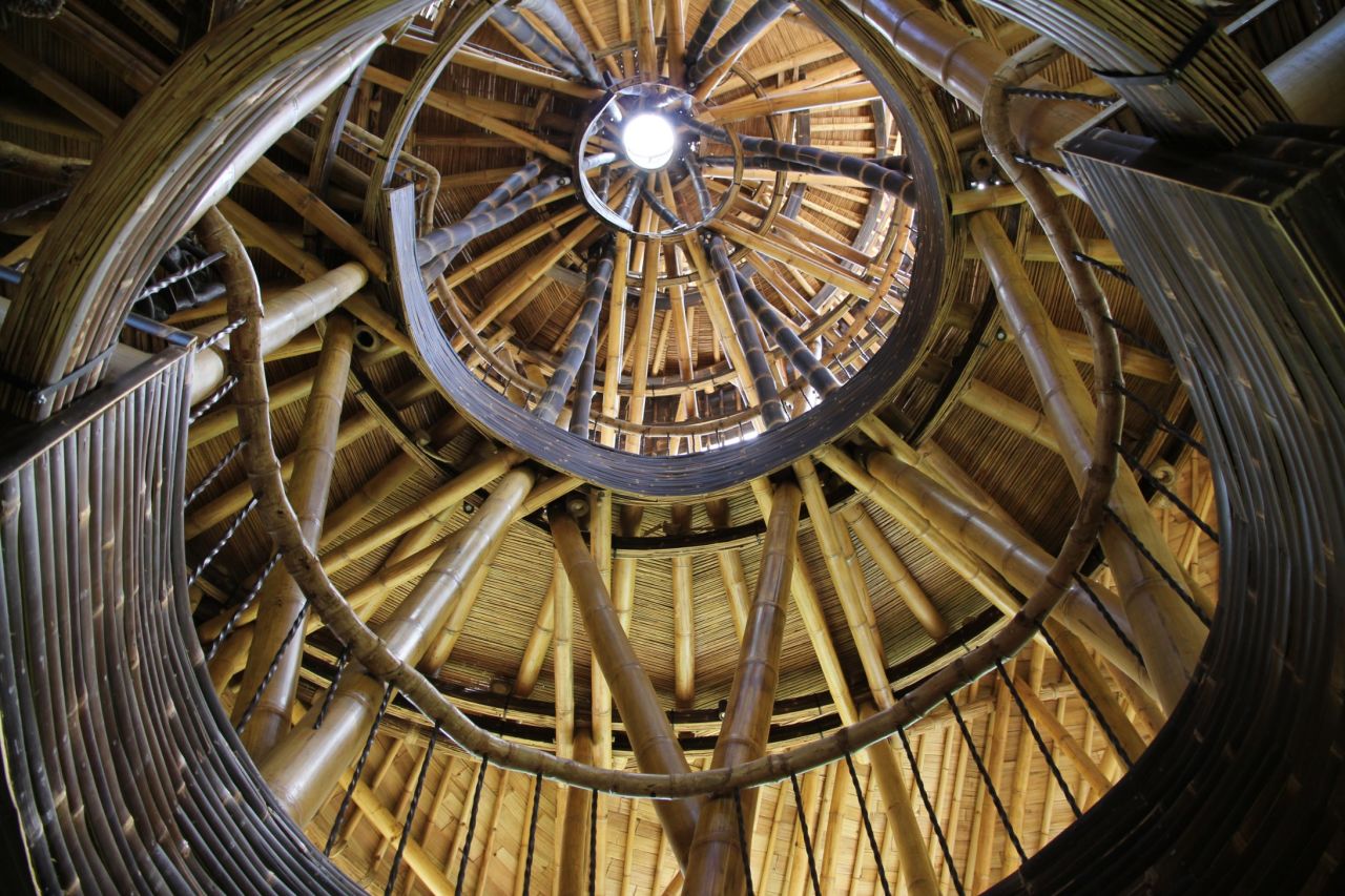 The angle of the main structural logs is also important to minimize the impact of direct sun and rain.