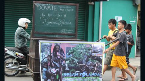 Efren Penaflorida's "pushcart classrooms" have been raising funds for typhoon victims in the Philippines.