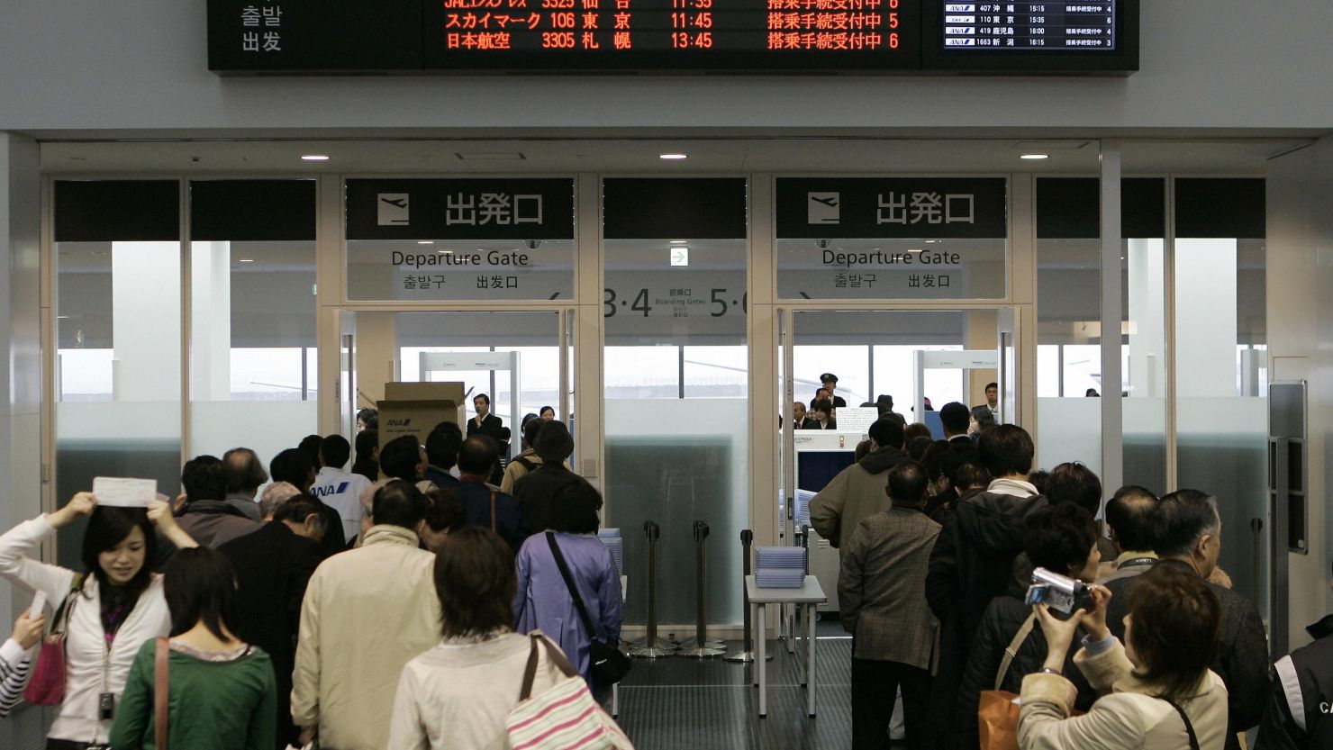 Ready, set, scramble: Bulky hand luggage and priority boarding could be causing more delays, not less.