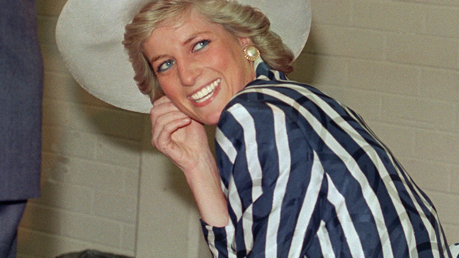 (FILES) Picture taken 27 January 1988 shows Princess of Wales Diana, during her visit to the Footscray Park in suburb of Melbourne. 
