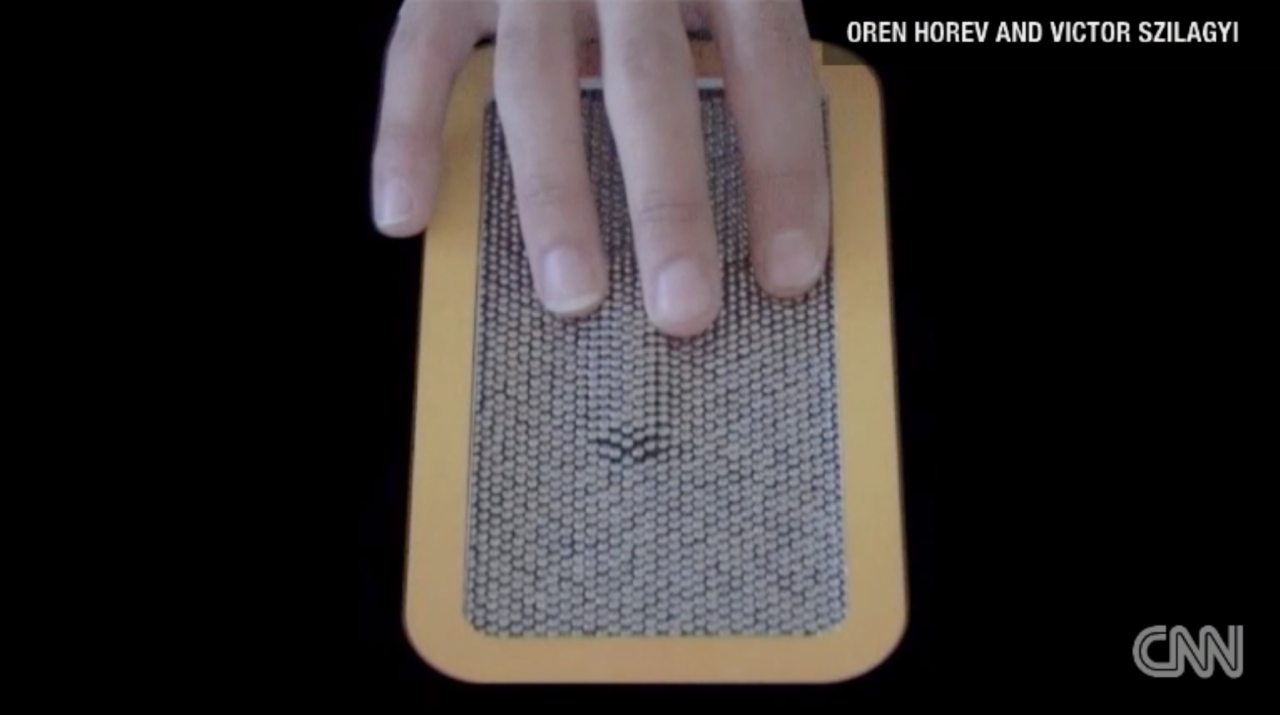 La idea es desarrollar teléfonos con pantallas con relieve.