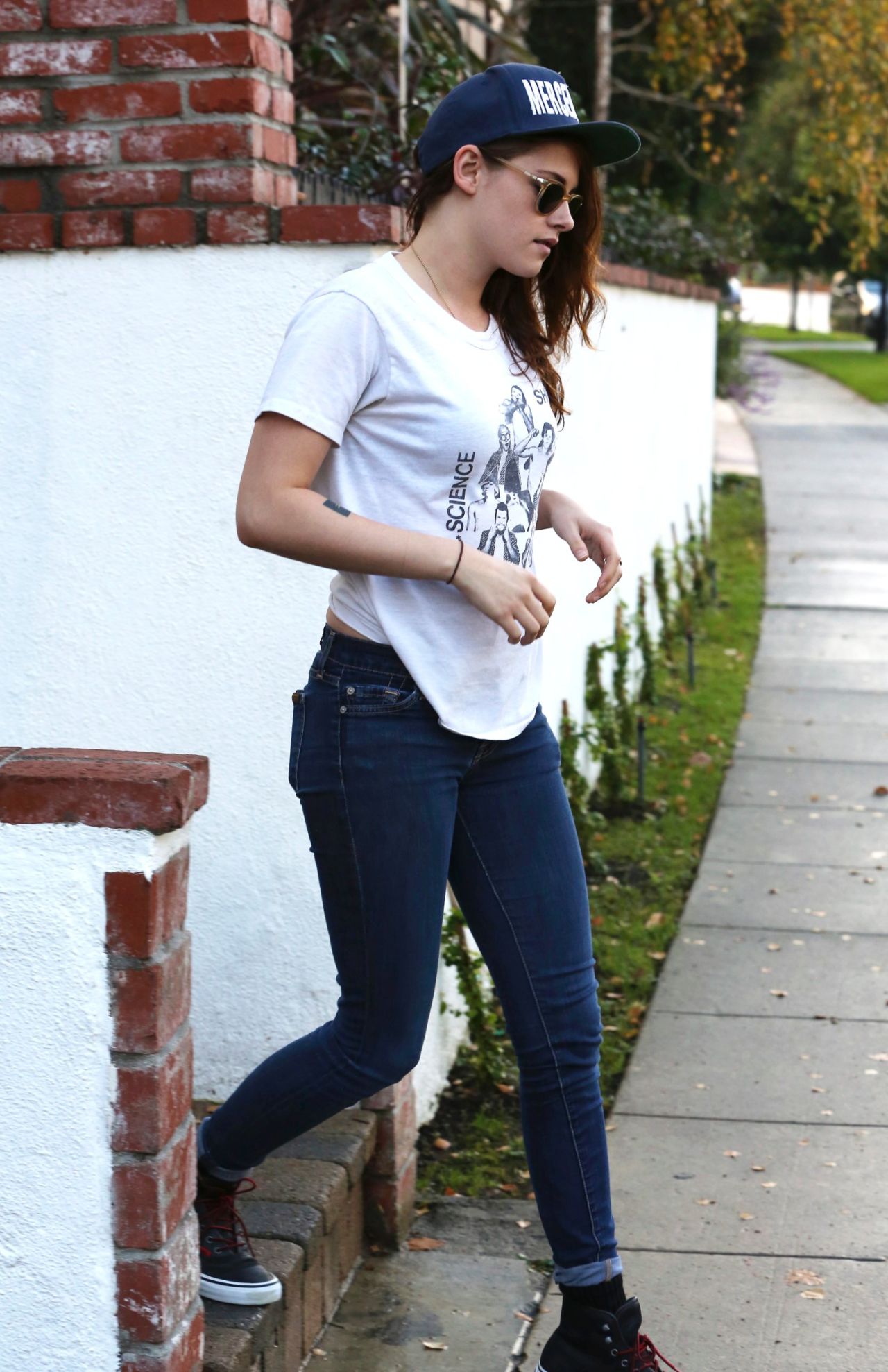 Kristen Stewart shows off a lean and mean physique on November 29.