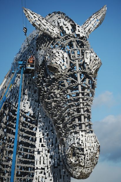 Over six kilometers of steel was used to construct the sculptures, with 10,000 special fixings used to secure the outside "skin" of each horses head.
