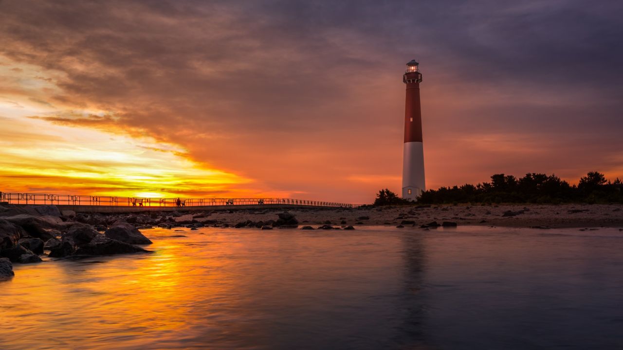 From elegant natural beauty to the kitsch of old-time beach towns, Jersey Shore has it all. Shown here is Barnegat Lighthouse, a historic landmark on the northern tip of Long Beach Island.