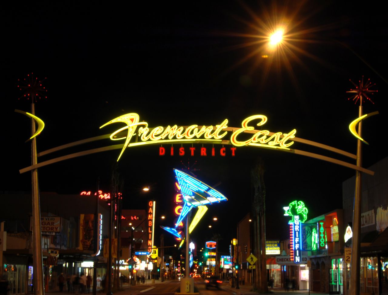 Fremont East District is a six-block district that attracts pedestrians to its street life, restaurants, lounges, retail and entertainment. 