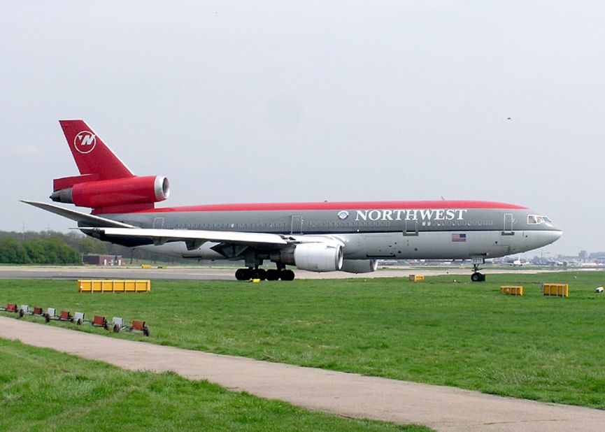 In 2007, Northwest Airlines became the last major carrier to retire the DC-10 from passenger service in the United States.