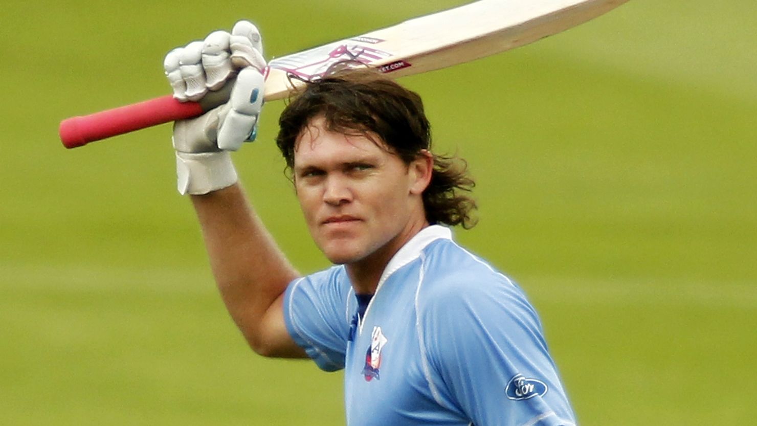 Former New Zealand test batsman Lou Vincent says he is cooperating with the ICC investigation.