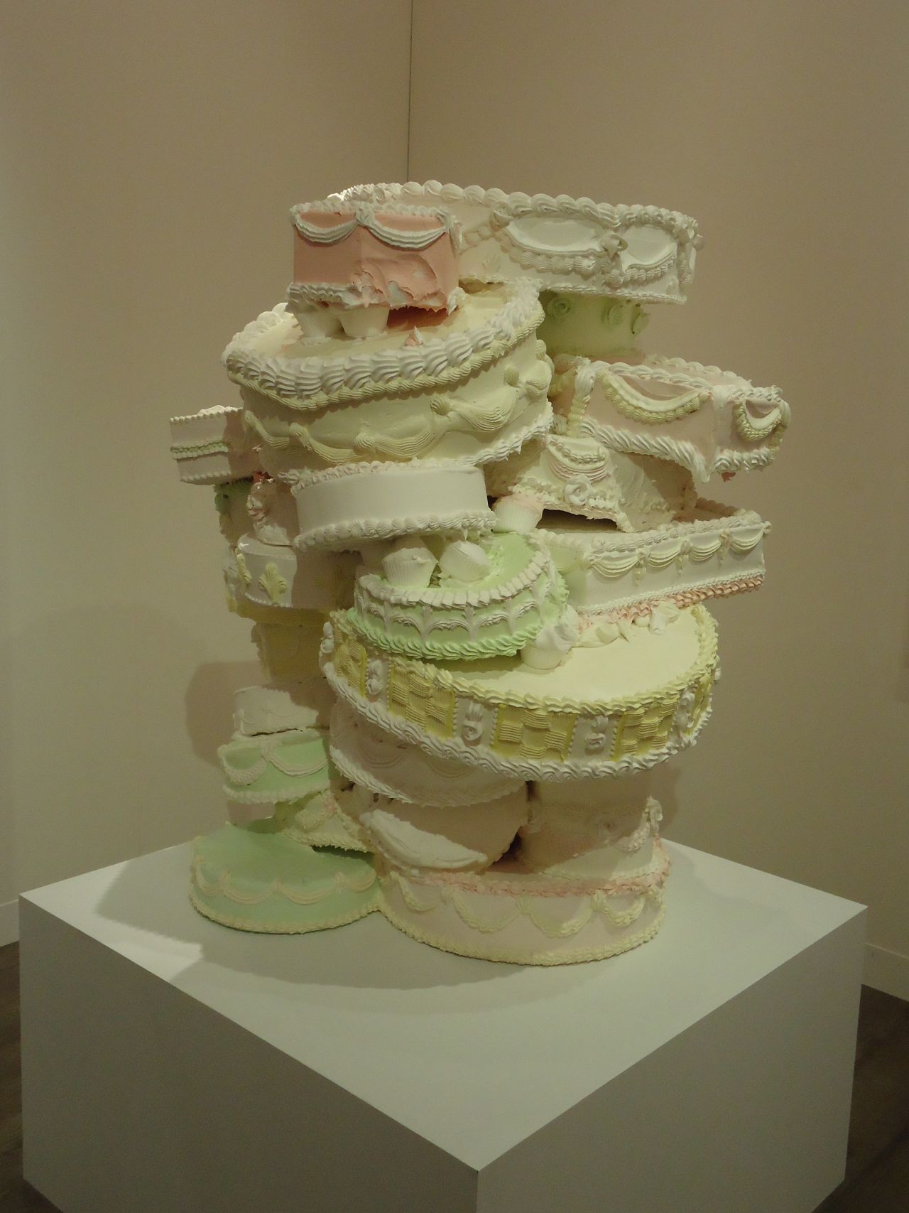 Un total de 258 galerías internacionales provenientes de 31 países de cuatro continentes conforman el Art Basel 2013. Estas son algunas de las obras exhibidas en el Centro de Convenciones de Miami Beach