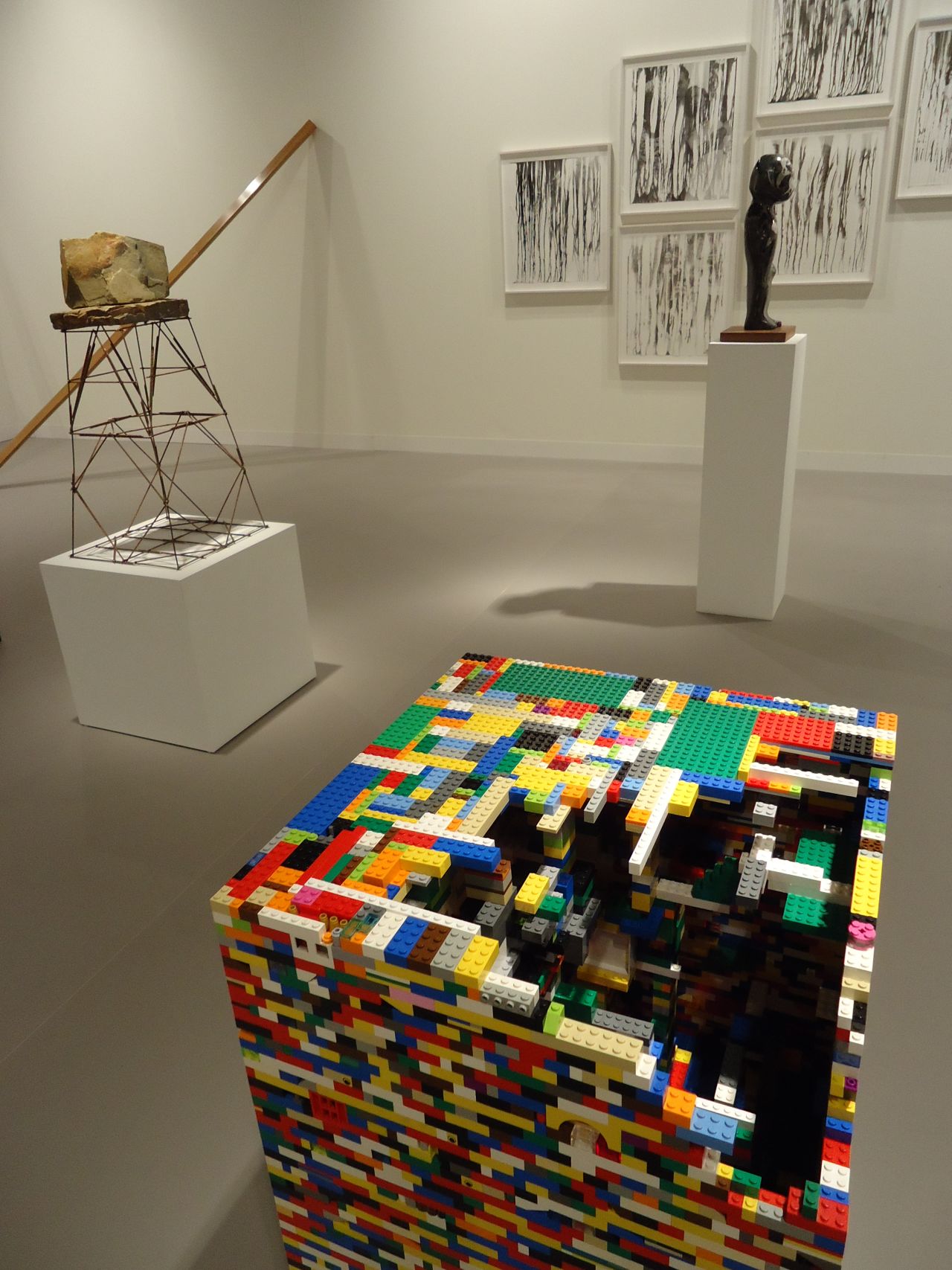 Un total de 258 galerías internacionales provenientes de 31 países de cuatro continentes conforman el Art Basel 2013. Estas son algunas de las obras exhibidas en el Centro de Convenciones de Miami Beach