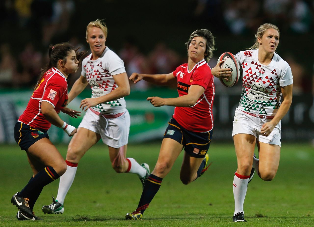 The 21-year-old had turned her attention to netball before deciding to give rugby another go after watching her brother Mike succeed on the men's circuit.