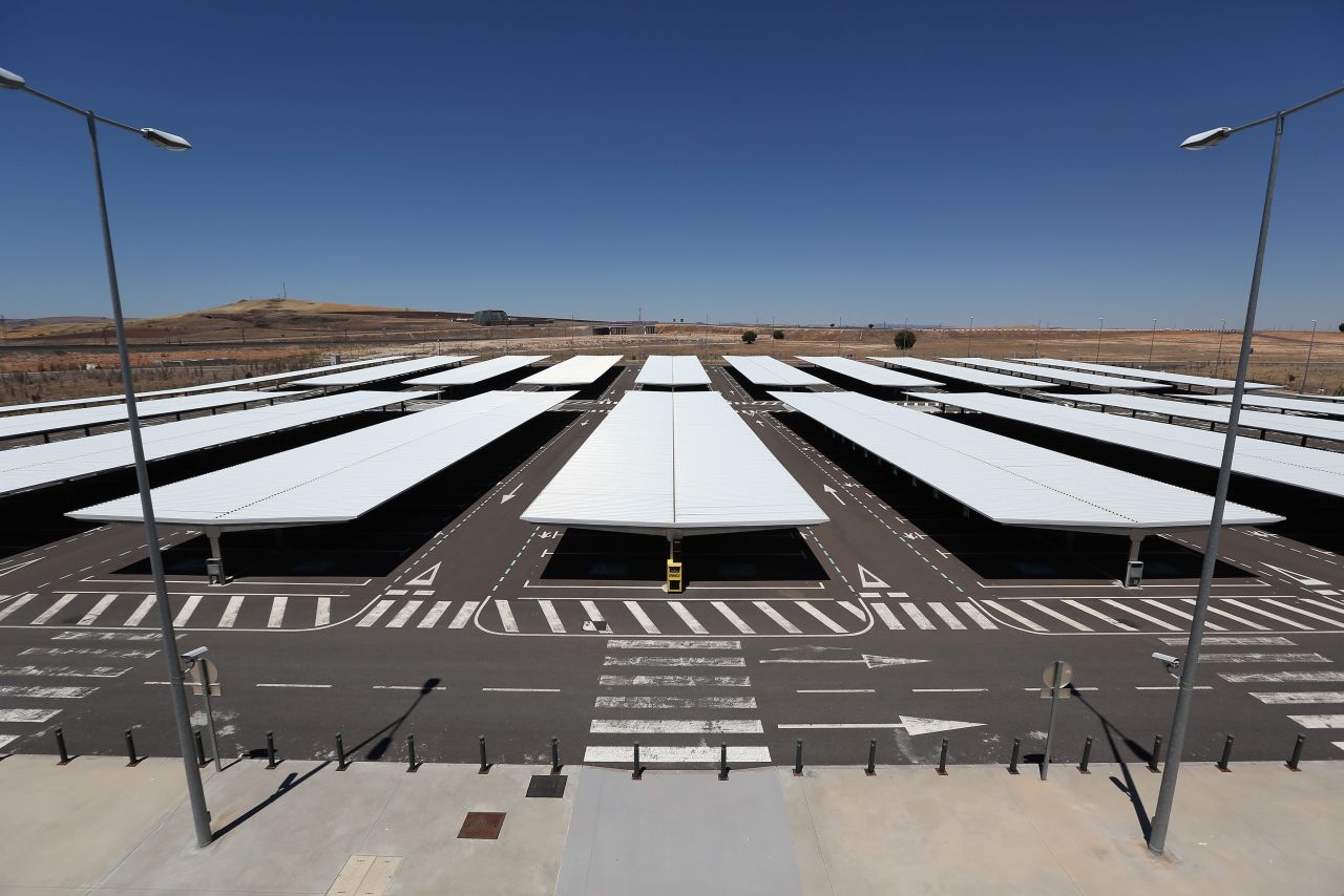 Ciudad Real Internacional, el aeropuerto fantasma de España, ha sido colocado en subasta, empezando en 150 millones de dólares. Los vuelos dejaron de arribar hace un año. 