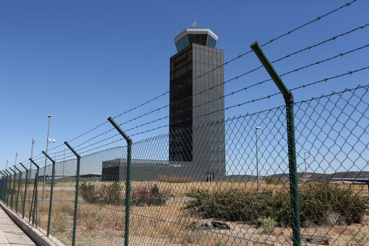 Nadie estará "controlando aviones" en la torre control de Ciudad Real en el futuro cercano.