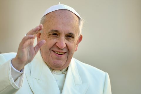 Católicos y no católicos, personas de todas las razas, religiones, creyentes y no creyentes han manifestado elogios por el papa Bergoglio.