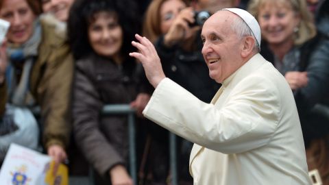Desde su elección, el primer papa latinoamearicano ha cautivado multitudes.