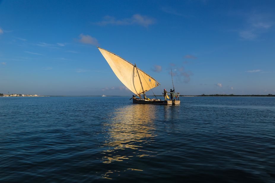 Sebastian Wanzalla said his photo showed: "Boatmen in a dhow heading home after collecting building stones from the neighboring island Manda next to Lamu Island."