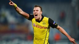 Kevin Grosskreutz scored a late goal for Borussia Dortmund against Marseille to give the German side a vital win in Champions League Group F.