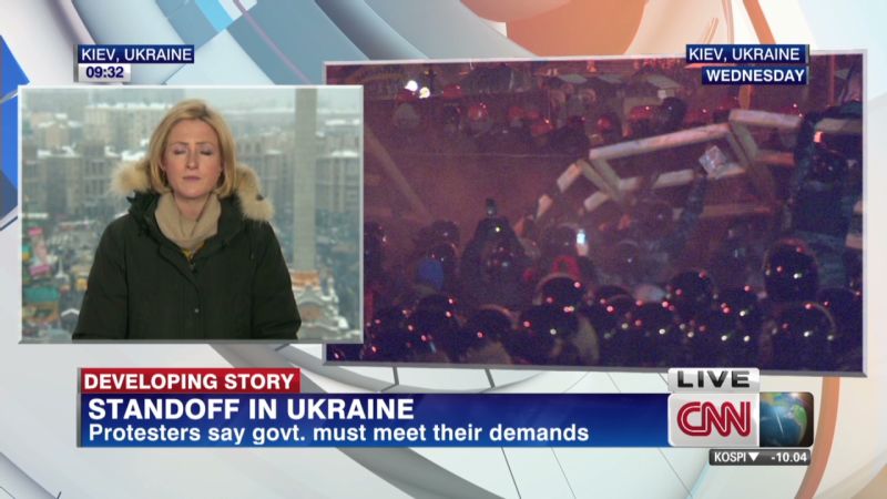 Ukraine Battle Over Barricades | CNN