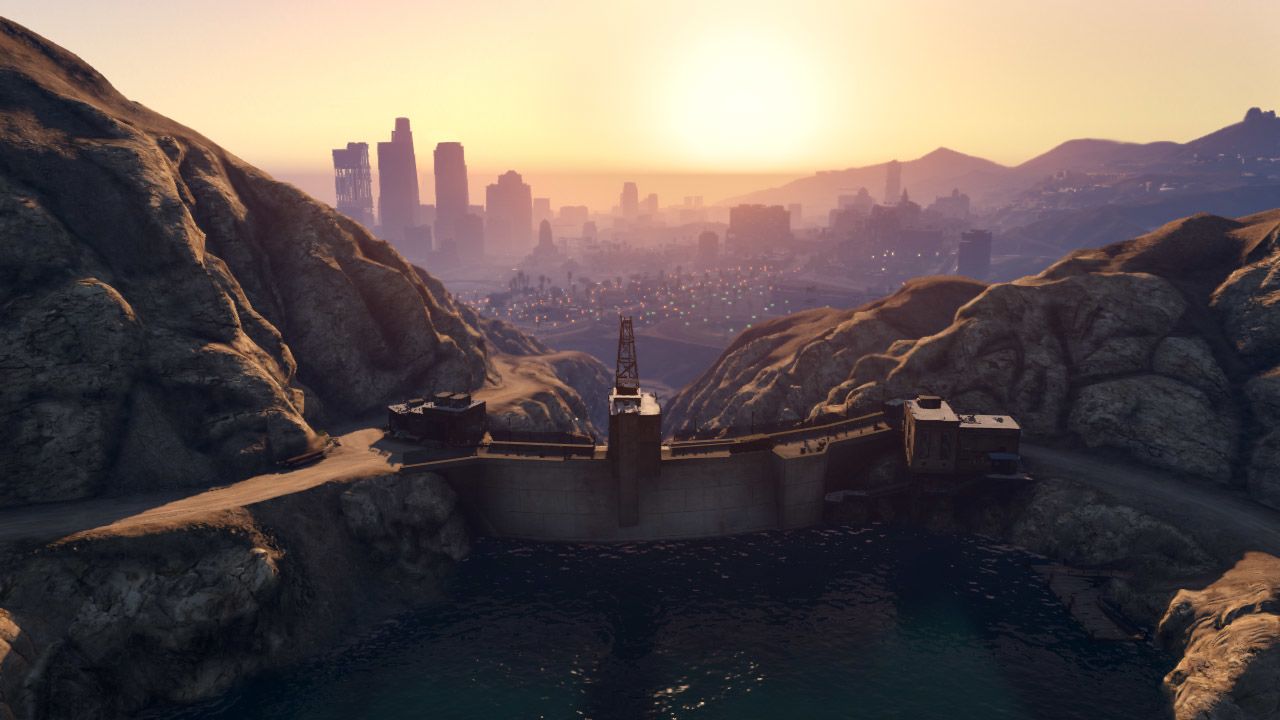 San Andreas, de 'Grand Theft Auto V', ofrece panorámicas del brillante océano y las montañas nubosas de California.