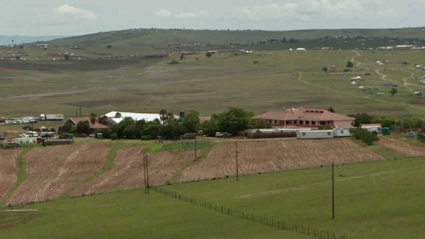 pkg inside mandelas home curnow_00011301.jpg