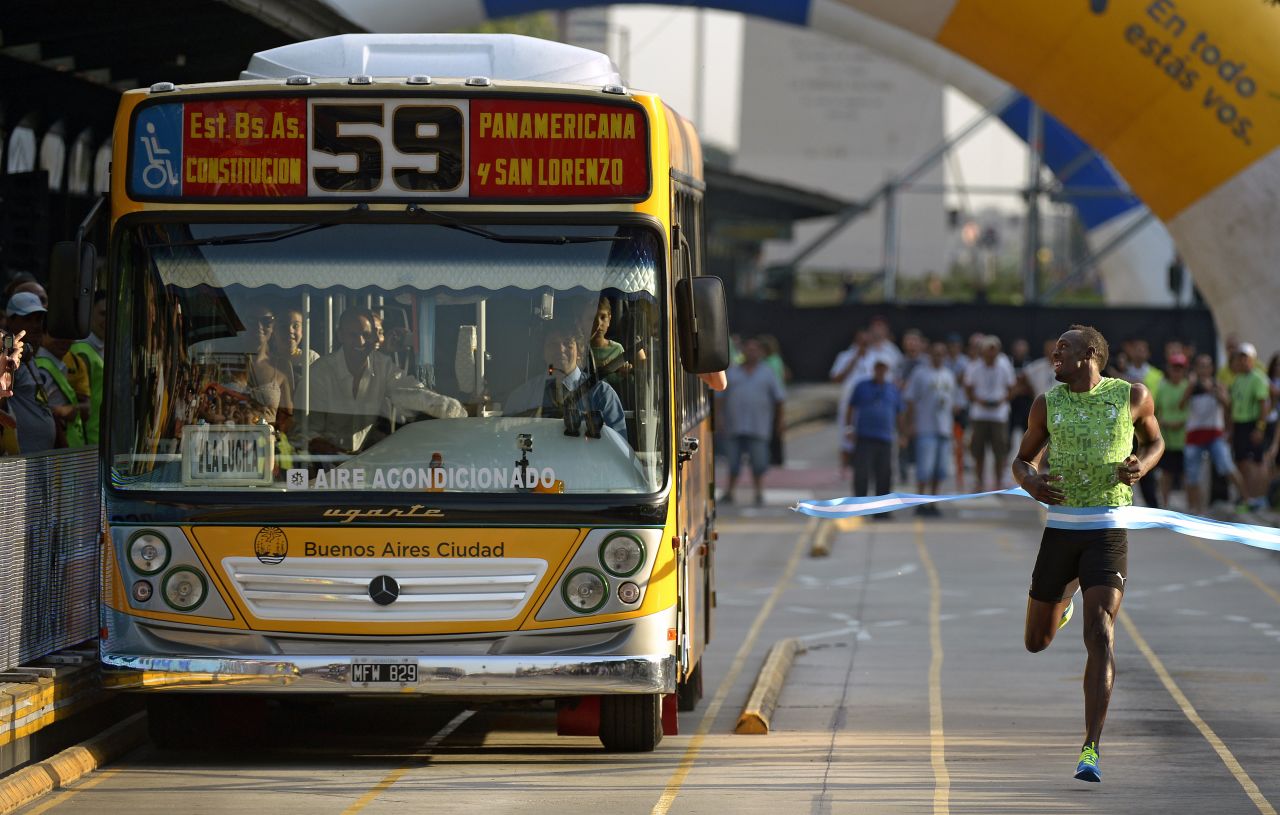 Six-time Olympic gold medalist Usain Bolt races a No. 59 bus in Argentina's capital city, Buenos Aires -- and wins.