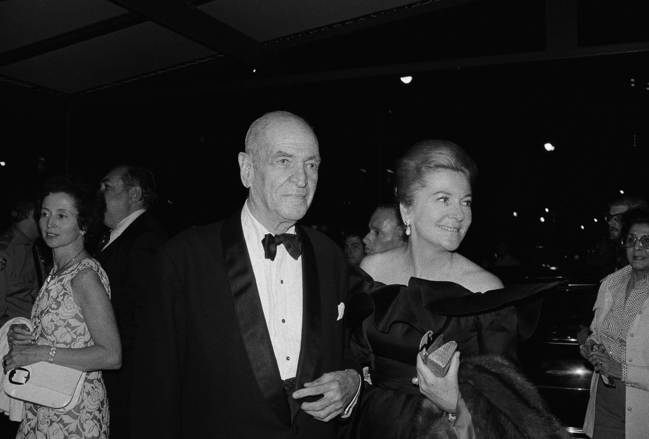 Fontaine and George Oppenheimer attend a 1974 gala honoring Hitchcock in New York.