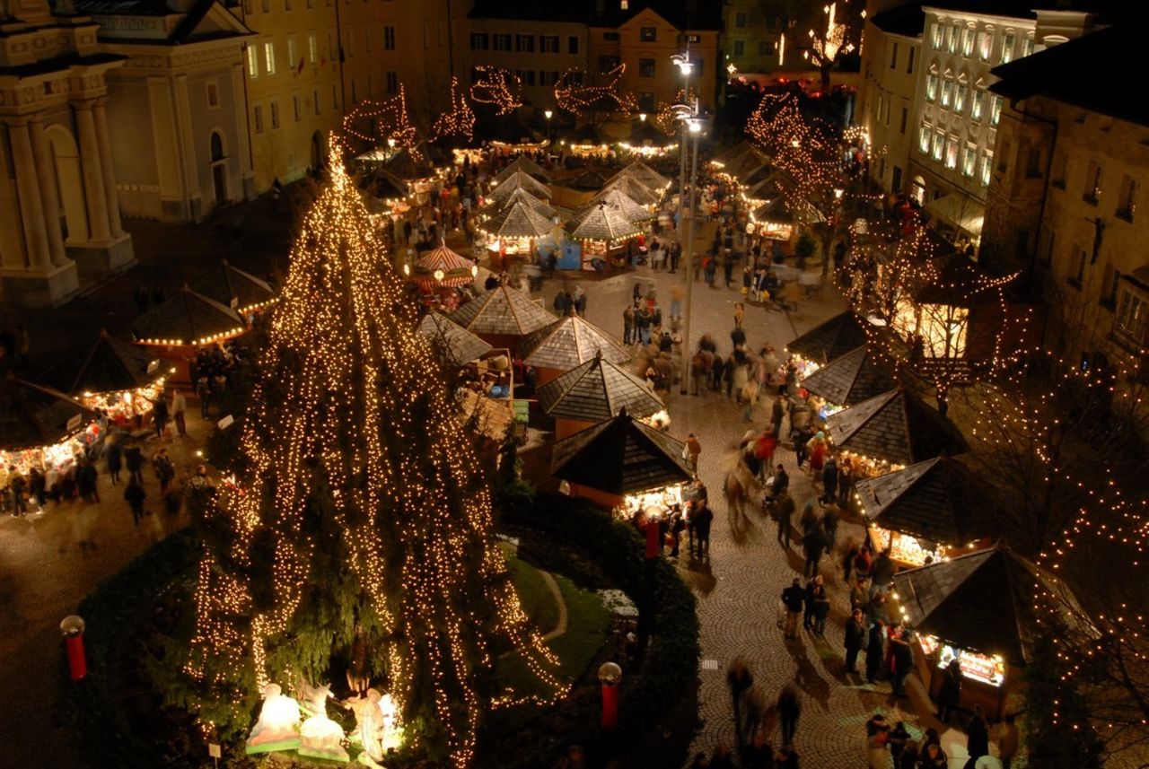 The German-speaking Italian province of South Tyrol is a popular destination for tourists wanting to experience some of its famous Christmas markets. <a href="http://ireport.cnn.com/docs/DOC-1066512" target="_blank">PGPescali</a> was working on a feature in South Tyrol when he decided to capture the festivities. "I like colors and lights, the best time to see them is when it snows," he said.