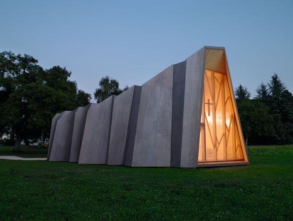 This temporary chapel, by Localarchitecture and the Bureau d'Architecture Danilo Mondada, was put on site while builders spent 18 months completing a much bigger structure.