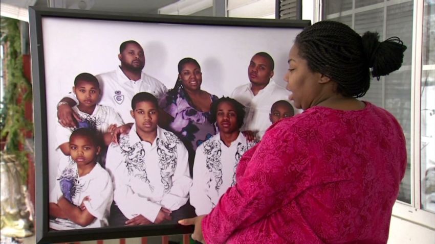 dnt facebook informs mom of sons death_00000628.jpg