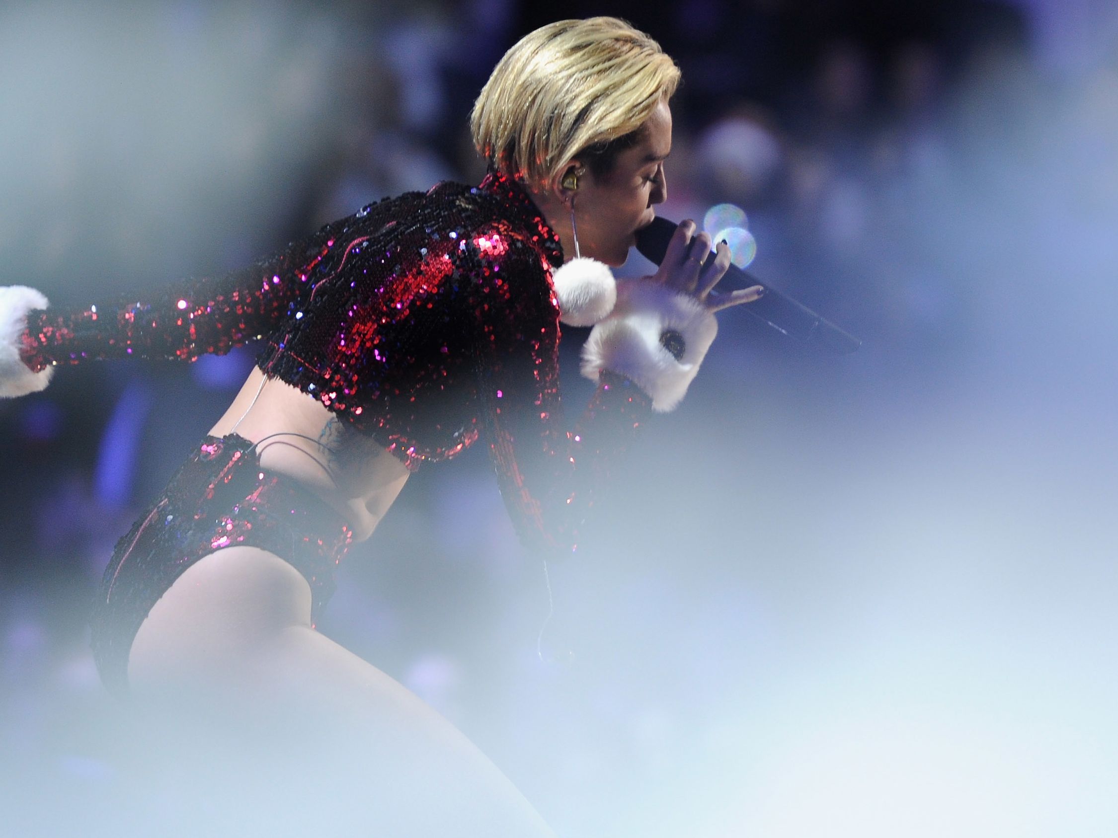Miley And Selena Sexy - Admit it: Miley Cyrus won 2013 | CNN