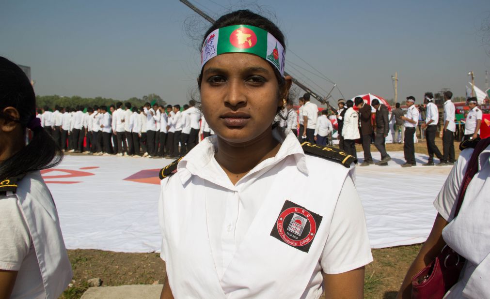 17-year-old student, Akhika Akhtar, participates in the record-breaking attempt with her classmates.