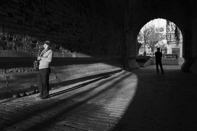 "People living in Nanjing, like me, are all somewhat tainted with the old China's romanticism," says Sun, who works in a foundry by day. "We adore the sunrise and sunset, and are fascinated by the history and stories of the city." Sun describes his favorite photographic theme as humanity.