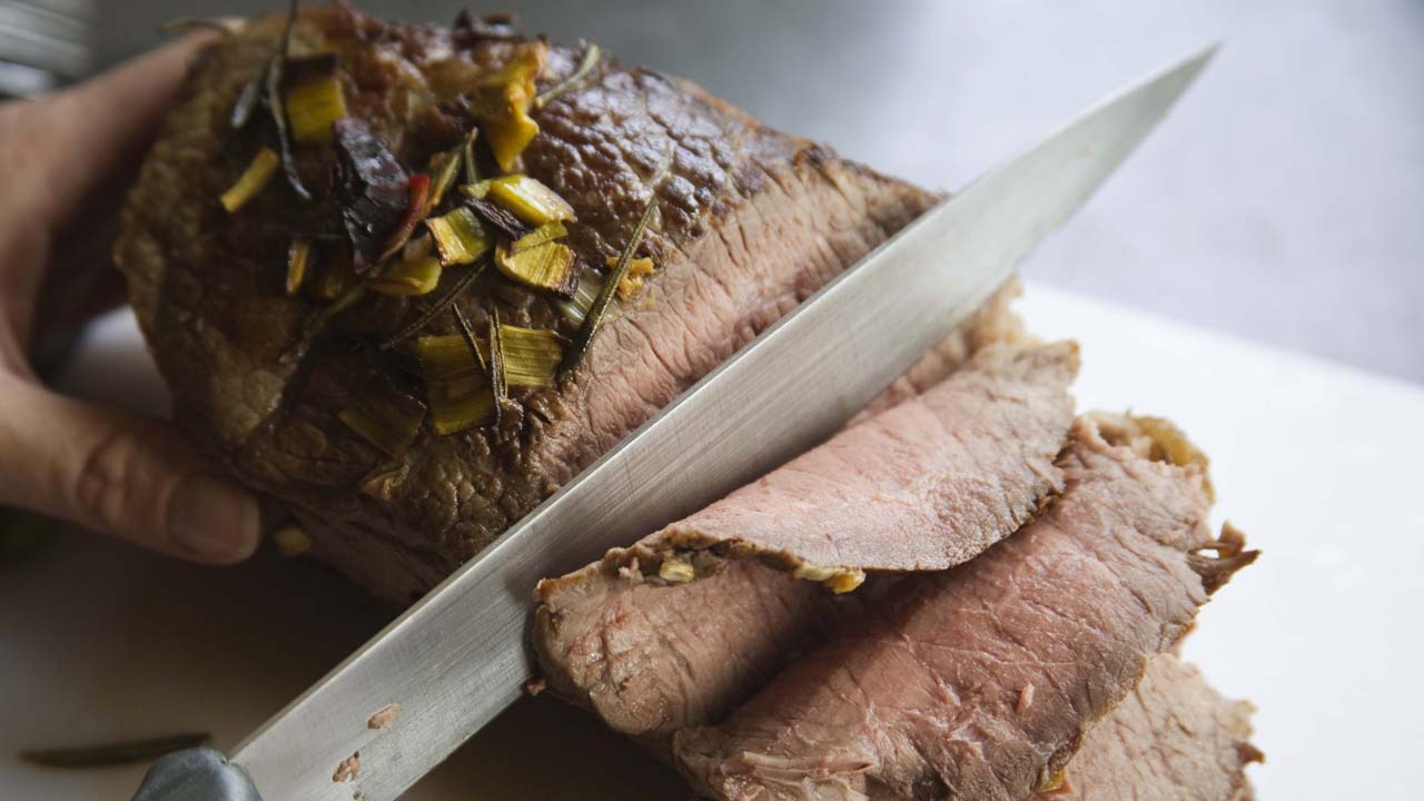 The moment protein passes your lips, it starts fighting fat. Your body has to work harder to break down protein and use it for energy, which means you burn more calories as you digest it, Gidus says. It also takes more time to leave your stomach, literally keeping your belly fuller for longer.<br /><br />In one study published in the journal Nutrition Metabolism, dieters who increased their protein intake to 30% of their total diet ate about 450 fewer calories a day. Over 12 weeks, that equals 11 pounds lost -- without doing anything else! <br /><br /><a href="http://www.health.com/health/recipe/0,,10000001144126,00.html" target="_blank" target="_blank">Try this recipe: Braised roast with root vegetables</a>