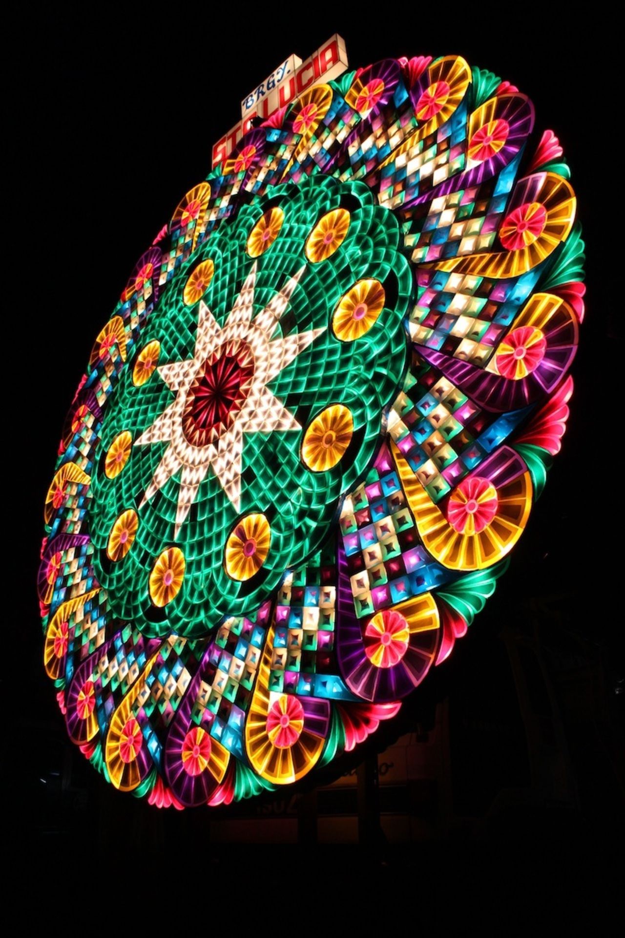 San Fernando is the birthplace of the Philippines' giant Christmas lantern and home to the annual Ligligan Parul (Giant Lantern Festival). Each lantern stands about 20 feet high and features 5,000 or so lights. 