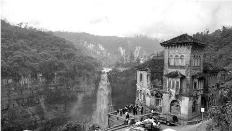 El Hotel del Salto: A polluted river and ghostly rumors. 