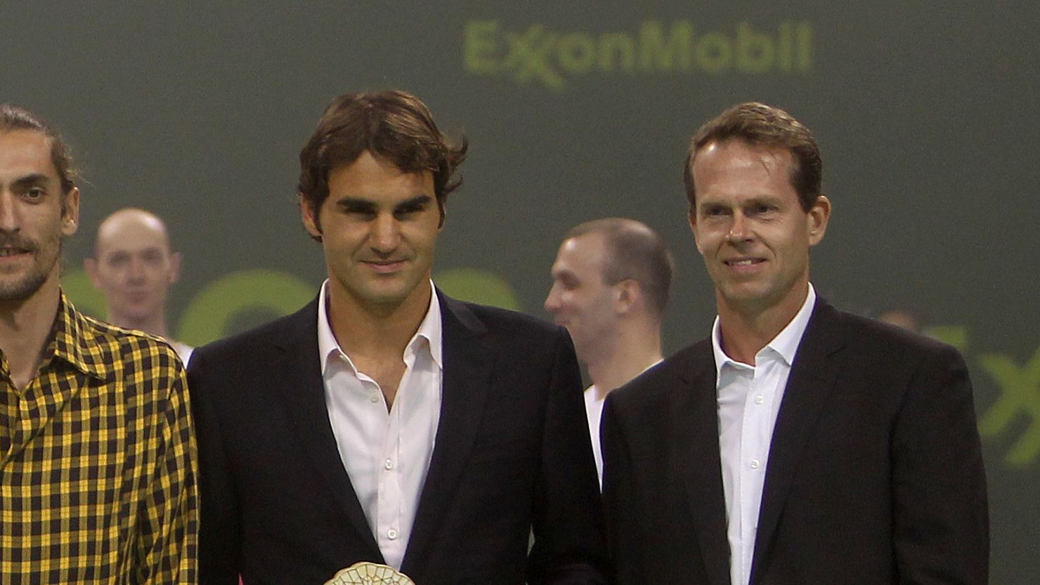 Roger Federer join forces with former great Stefan Edberg for the 2014 season.