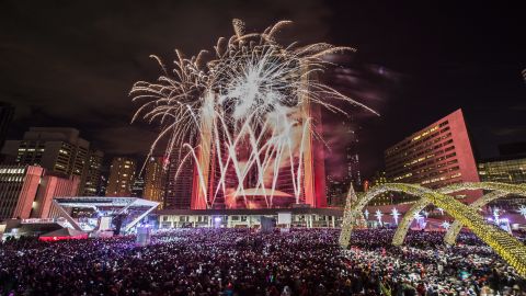 New Year's Eve: Dubai sets record in fireworks blitz | CNN