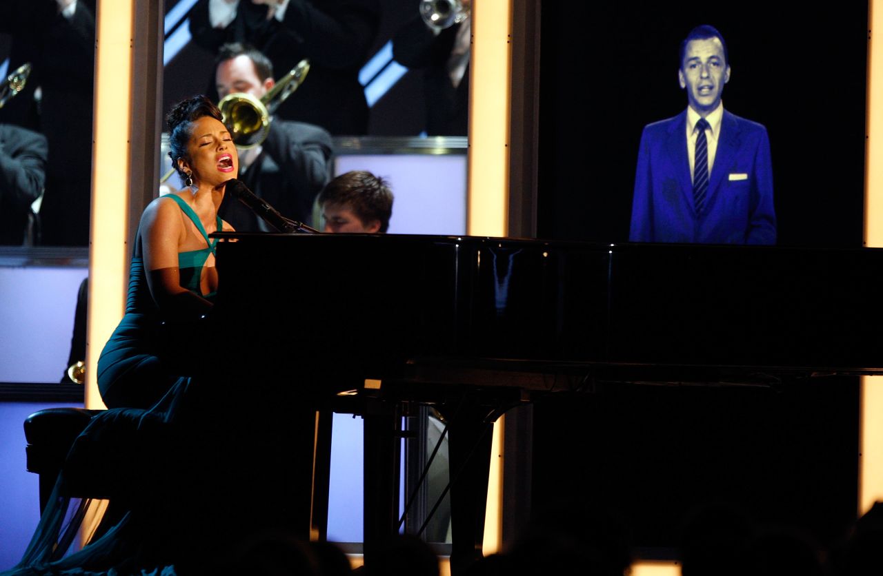 King of swing <strong>Frank Sinatra</strong> returned two years later, in 2008, to duet with Alicia Keys at the 50th Grammy awards. 