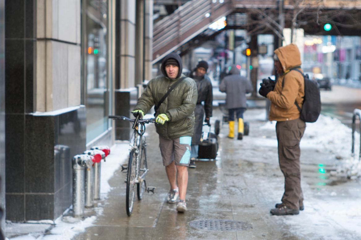 Is this guy nuts?! He's <a href="http://ireport.cnn.com/docs/DOC-1073280">sporting shorts</a> in Chicago on January 6, when the temperature did not rise above 0 degrees Fahrenheit.