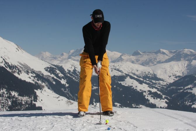Otras partes del mundo siguen siendo lugares perfectos para los jugadores de golf de nieve. Gstaad en Suiza celebrará su octavo torneo de golf sobre nieve en marzo.