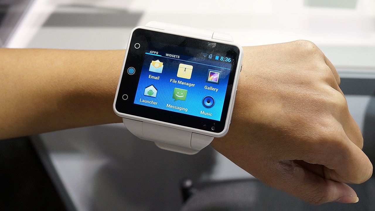 Big watch or tiny phone? The bulky 2.4-inch touchscreen <a href="http://www.neptunepine.com/" target="_blank" target="_blank">Neptune Pine</a> smart watch runs Android Jelly Bean and is a fully functioning phone. It will cost $335 to $395 when it's released in March.