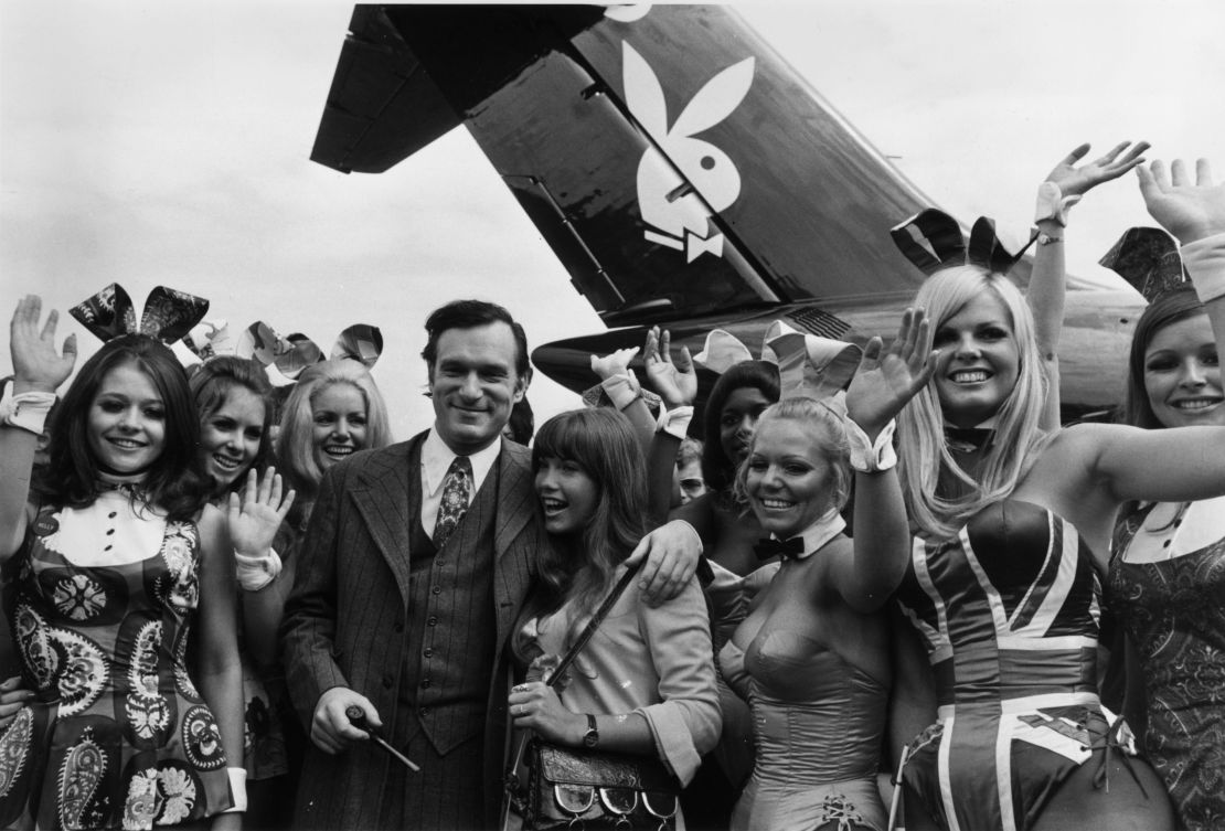 Playboy founder Hugh Hefner and his "clan" often invited Gene Siskel to travel aboard Playboy's Bunny Jet DC-9 airliner, Siskel's widow said.