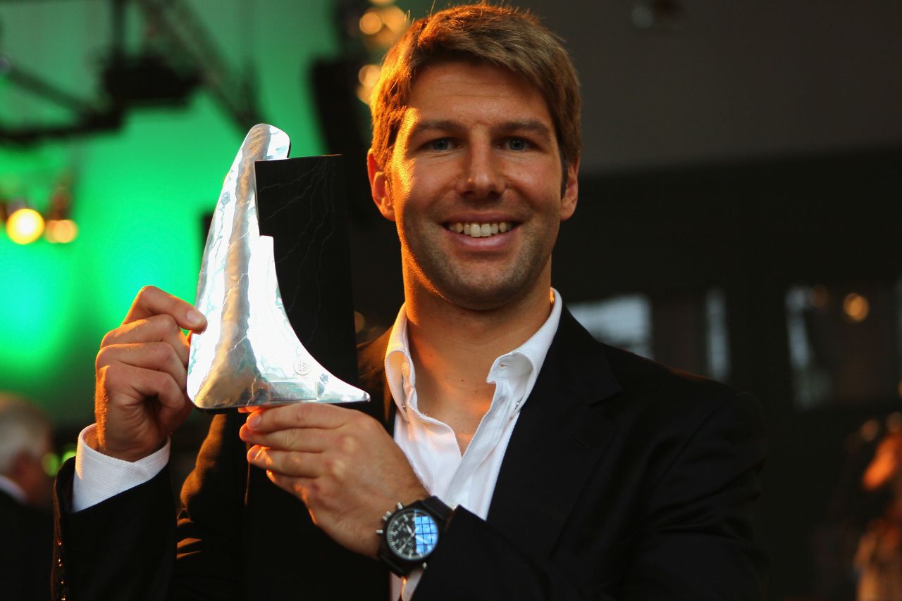 Former Germany midfielder Thomas Hitzlsperger has become the most-high profile football figure to announce he is gay. The 31-year-old made the announcement in German newspaper Die Zeit.