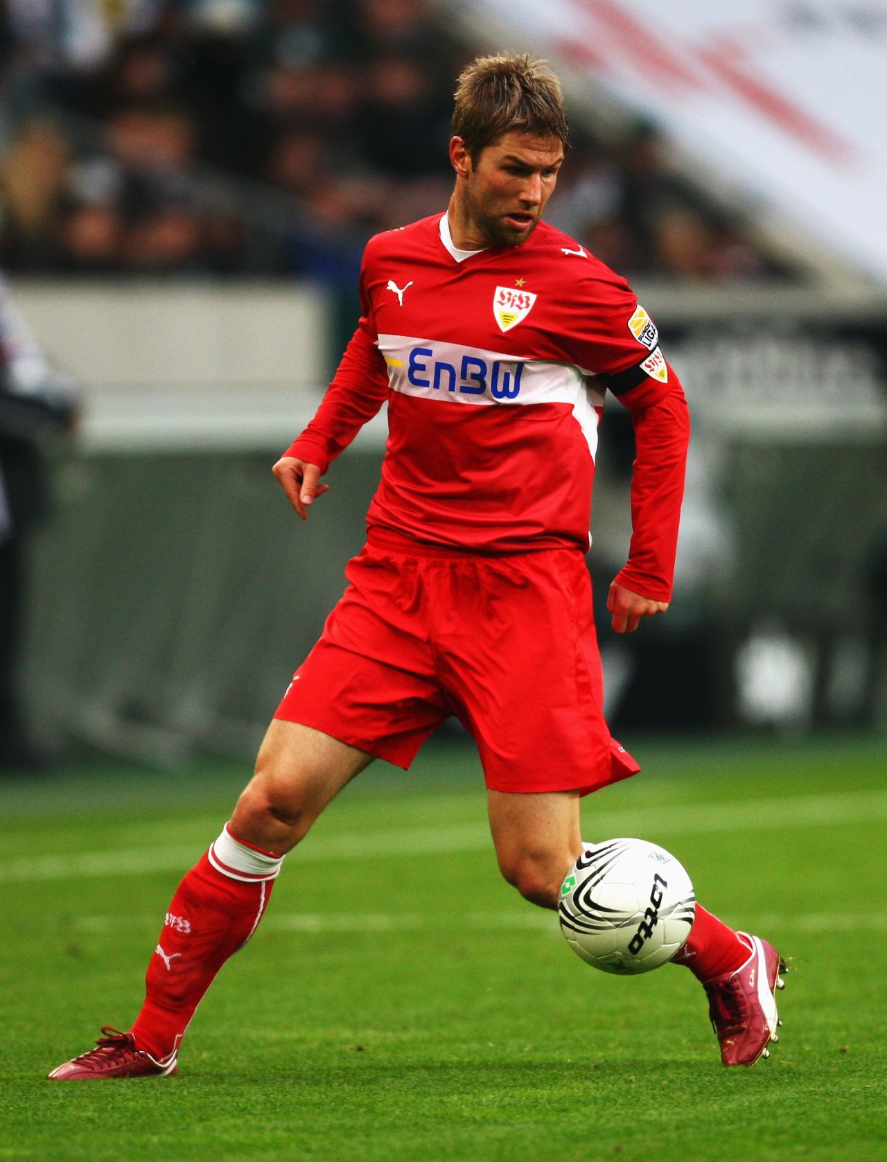 The midfielder returned to Germany in August 2005 when he moved from Stuttgart to Villa. Hitzlsperger won the German Bundesliga title with Stuttgart in the 2006-2007 season.