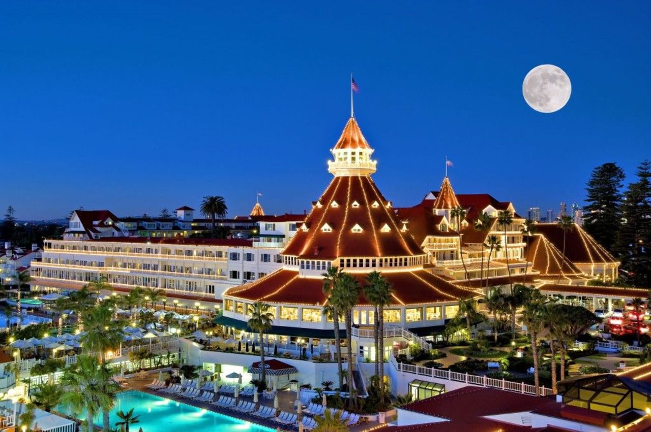 Currently celebrating its 125th anniversary, this scenic beachside resort made jaws drop back in December 1904 when it unveiled the world's first electronically lit, outdoor Christmas tree. 